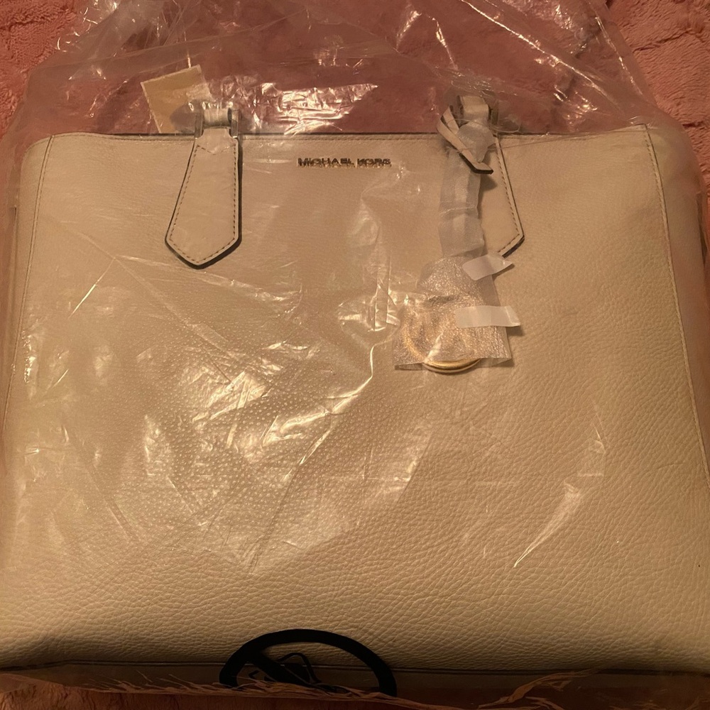 Brand new in bag with tags ! Kimberly Michael Kors bag . Cream white !